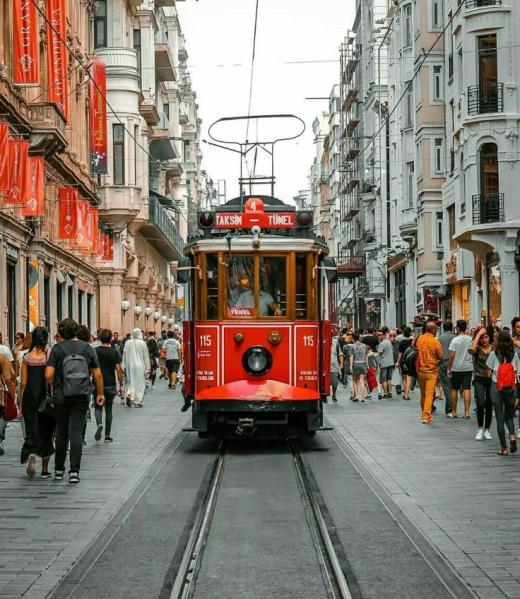 #Repost @bubiistanbul with @let_repost 📍Istiklal Street 😍 📸 @vysloztrkphoto #istanbul #beyoğlu #taksimtünel